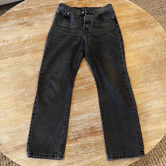 Levi's 501 Original Fit Women's W26 L28 in Take a Hint Grey - Picture 2 of 7